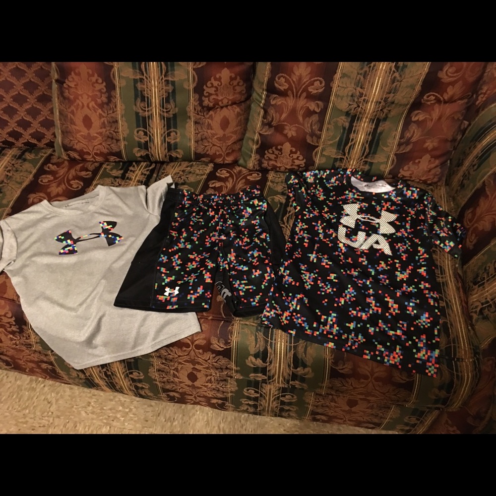 Boys Under Armour 2 size 7 shirts & size 6 shorts